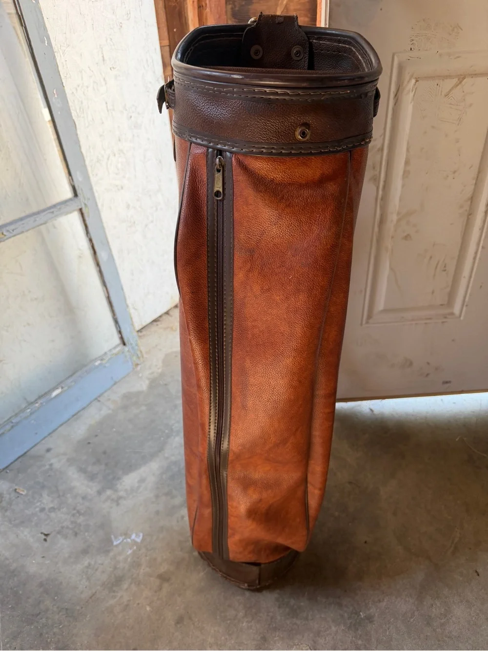 Spalding Men's Brown Leather-Style Golf Carry Bag